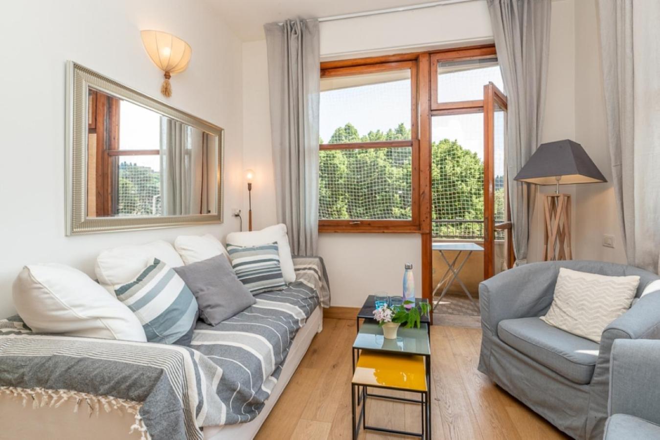 Apartment Lungarno Del Tempio River View By 360rentals